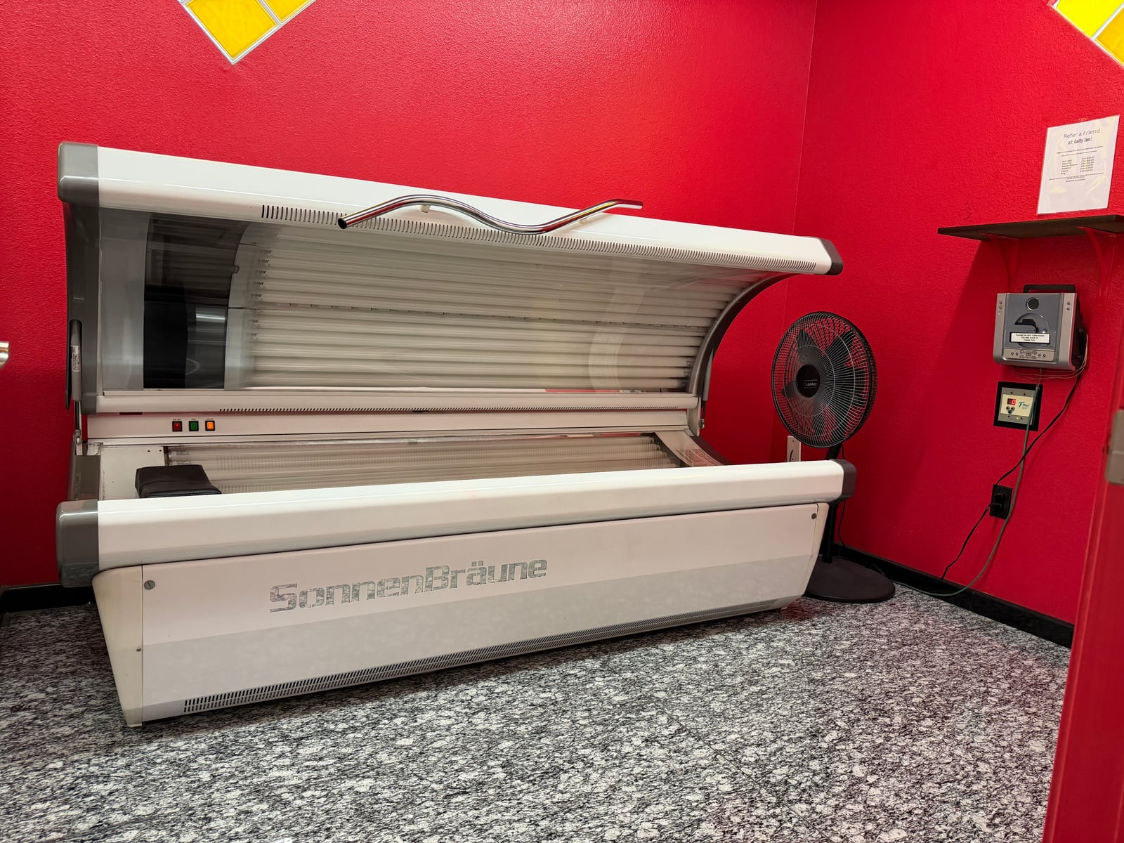 The Sonnen Braune tanning unit at Guilty Tans in Cathedral City